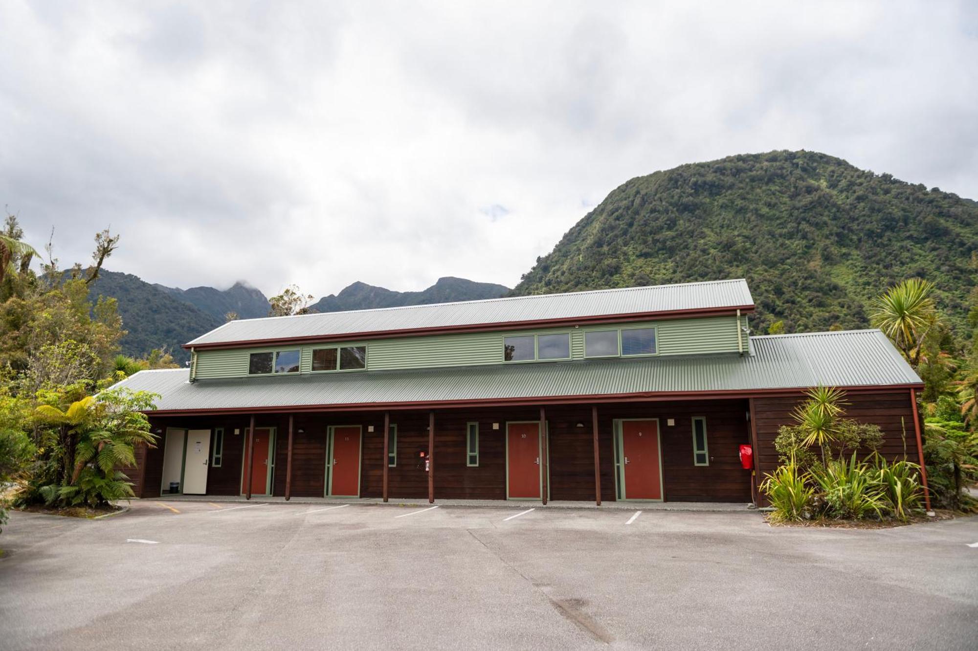 Motel Punga Grove Franz-Josef-Gletscher Exterior foto